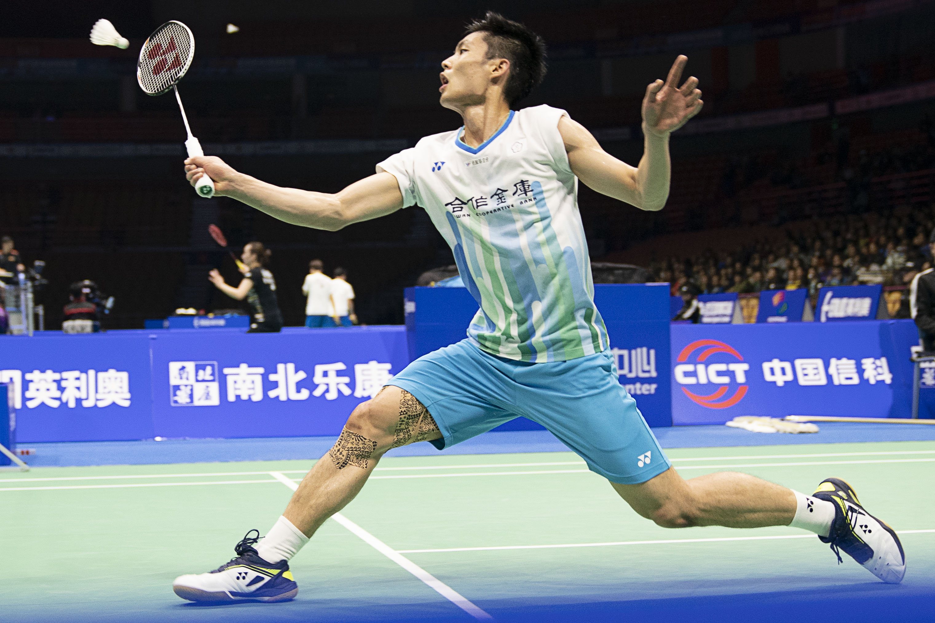 他连续击败 他连续击败