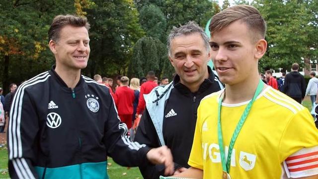 在足球比赛 在足球比赛